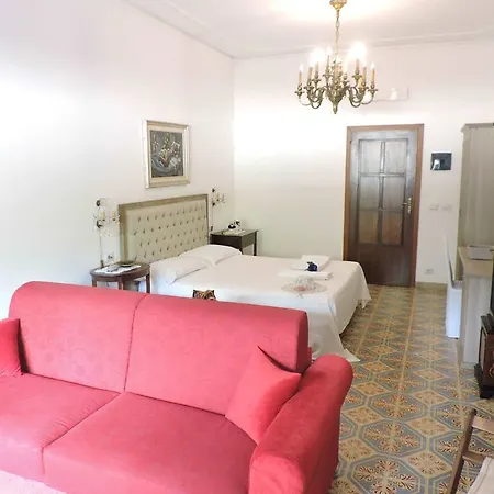 Il Muro Vecchio B&B 지아르디니낙소스
