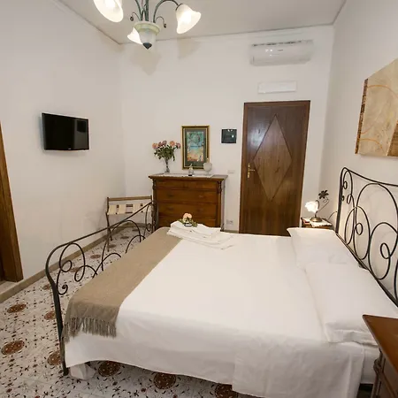 Il Muro Vecchio B&B 지아르디니낙소스