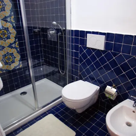 Il Muro Vecchio جيارديني ناكسوس