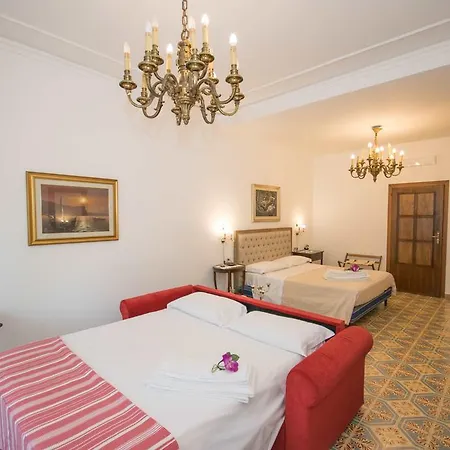 Il Muro Vecchio جيارديني ناكسوس